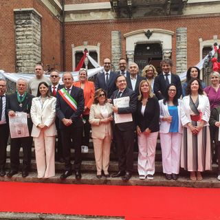 Busto premia i suoi cittadini più meritevoli. Il sindaco: «Città accogliente e inclusiva grazie al vostro impegno»