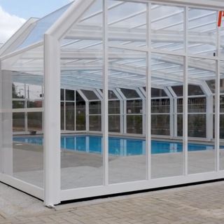 La piscina nella struttura