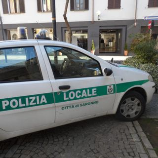 A spasso in centro con l’ascia