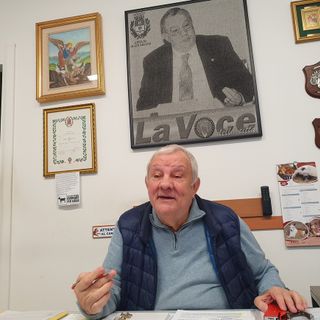 Audio Porfidio nel suo ufficio