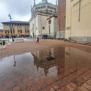 FOTO. La “piscina” di piazza Santa Maria a Busto
