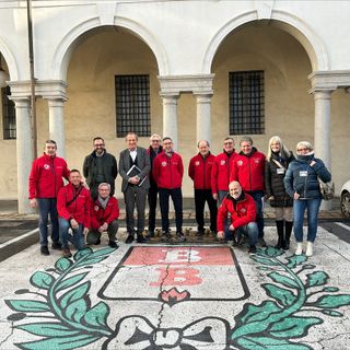 Il rombo che suona bene. Al Museo del Tessile un weekend di moto e solidarietà