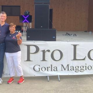 Il sindaco di Gorla Maggiore Pietro Zappamiglio con la presidente della Pro Loco, Maria Rosa Petruzzi