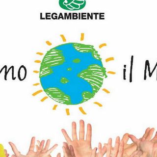 Un sabato di pulizia delle sponde dell'Arno