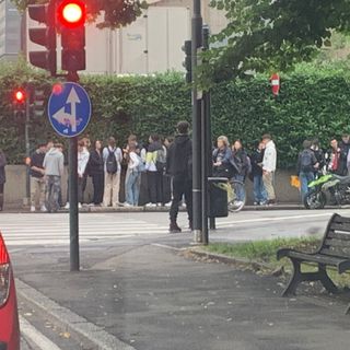 LA FOTO. «Quei ragazzi in fila mi dicono: stiamo provando a cambiare il mondo»