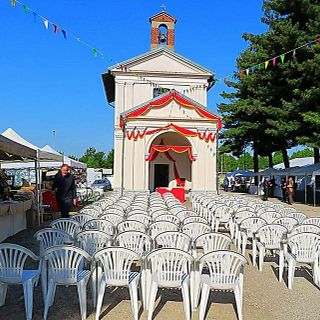 La chiesa della Madonna in Campagna aperta e viva per la tradizionale festa - foto di Agostino Di Francesco