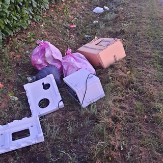 Vita dura per gli incivili a Samarate: «Ti aspetto in caserma, gioia»