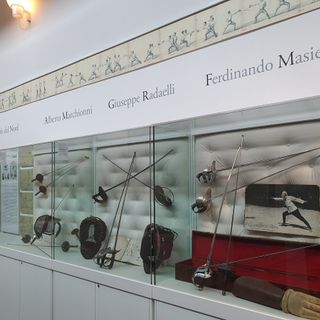 Tra le attività proposte, la scherma. Ma non sono mancate, fra l'altro, attività motoristiche ed esperienze con simulatore di paracadutismo