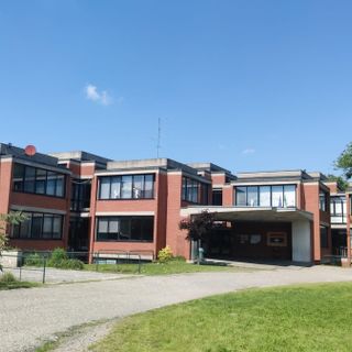 Gli studenti delle scuole Fermi lasciano un’offerta per la basilica di Sant’Abbondio a Como e ricevono il plauso del rettore