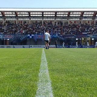 Lo Speroni ai “bei tempi” con i popolari gremiti ai tempi della promozione: uno spettacolo da ritrovare, o meglio da ricostruire - Foto Belosio