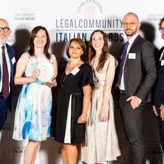Il ritiro del premio avvenuto a Roma nella foto pubblicata sui social