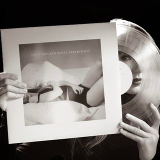 foto dalla pagina Facebook dell'artista