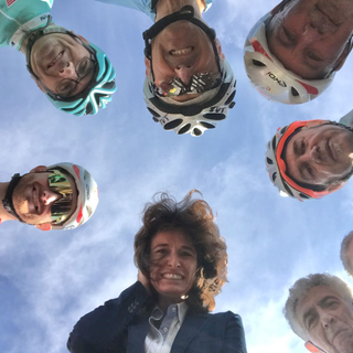 «Avete fatto del bene divertendovi. Grazie, "ragazzi" del Giro dei Campioni»