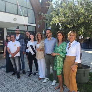 Alla piscina Manara l’ulivo contro la violenza sulle donne: «Fondamentale sensibilizzare»