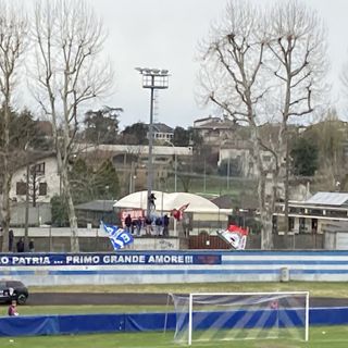 Gli ultras delle due squadre all'ultima partita in casa