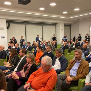 Presentazione show: la Uyba si diverte sul palco del Teatro Sociale. Tra sogni e promesse