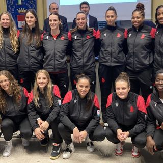VIDEO E FOTO - La nuova Uyba si presenta in Comune a Busto. Pirola: «Insieme si vince»