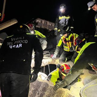 Il terremoto un anno fa, il dolore per la famiglia spezzata e la riconoscenza del padre a Busto: «Grazie perché non dimentichi»