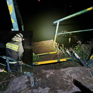 I vigili del fuoco impegnati ieri sera sull'Olona