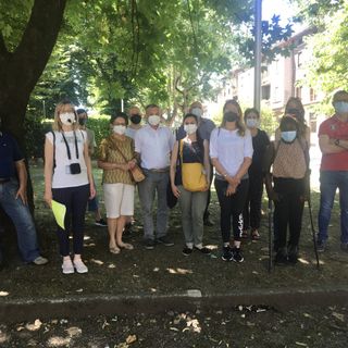 Foto di gruppo al termine del giro per gran parte dei partecipanti. Sotto, Erika Montedoro