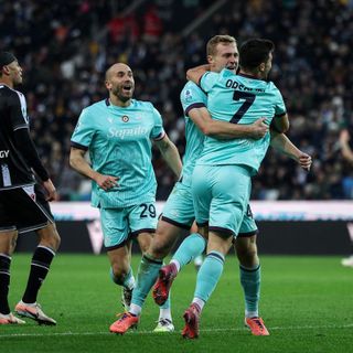 Il Bologna espugna Udine e aggancia Inter e Roma in vetta