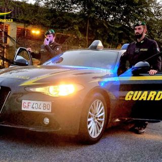 La Guardia di Finanza di Como sequestra 950 litri di carburante in dogana