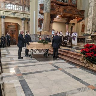 Saronno si ferma per l’addio ad Alessandro Bisi