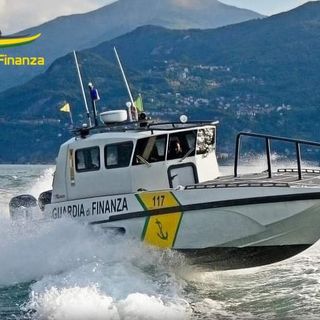 Controlli della Finanza sul lago di Como: sospese due licenze per trasporto persone