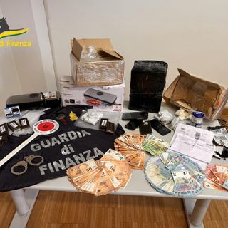 Malpensa, piccoli narcotrafficanti crescono. Giovane importatore di hashish scoperto dalla Finanza e arrestato. &quot;Piazzava&quot; la droga sui social