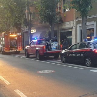 Saronno, fiamme in lavanderia: danni ai locali e fumo nel palazzo