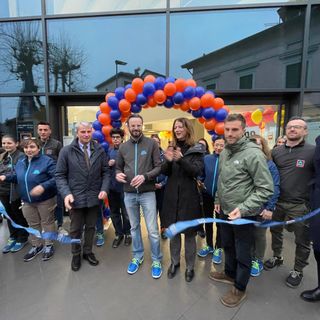 Taglio del nastro avvenuto stamattina per il nuovo punto vendita Aldi in viale Belforte