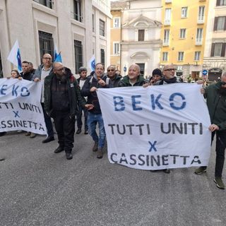 Foto di una delle manifestazioni dei lavoratori Beko di Cassinetta