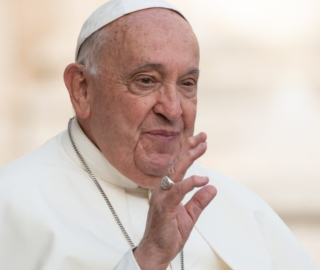 Villa Recalcati, un registro di condoglianze per Papa Francesco: aperto ai cittadini fino al 26 aprile