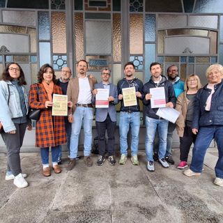 La conferenza stampa sugli imminenti volantinaggi, davanti al padiglione Boito