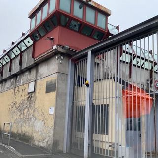 Presidio illegale davanti al carcere di Varese, foglio di via per undici anarchici