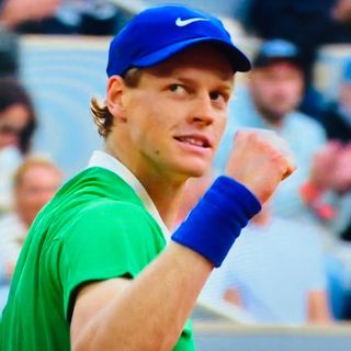 Sinner batte Bublik e raggiunge Musetti: dopo 65 anni due italiani in semifinale al Roland Garros