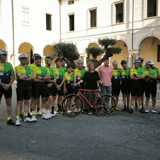 VIDEO. Da Busto ad Assisi pedalando per la sicurezza: «La strada è di tutti, basta con la guerra tra automobilisti e ciclisti»