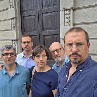 I rappresentanti in Consiglio comunale del centrosinistra hanno registrato i loro interventi a tema piscina davanti alla sede municipale di palazzo Borghi