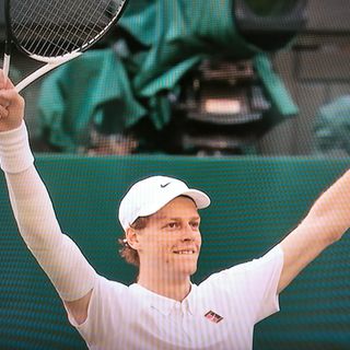 Sinner re di Wimbledon: la storia è scritta sull'erba sacra