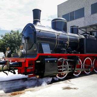 La locomotiva a vapore restaurata da Trenord
