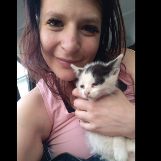 Sara Vega con Giudy, uno degli ultimi arrivi a Casaringhio