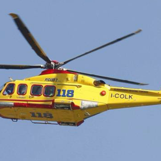 Precipita per sette metri dal tetto durante dei lavori: 44enne ferito a Brebbia