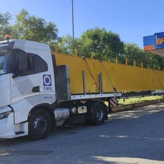 Trasporto eccezionale lungo 40 metri e pesante 42 tonnellate