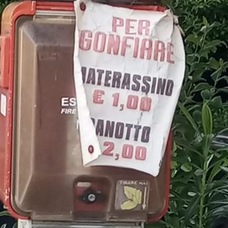 La foto scattata dai turisti varesini a Cogoleto, in Liguria