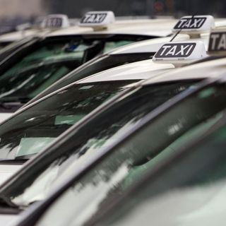 Prende un taxi da Gallarate a Como e scappa senza pagare: denunciato un 19enne