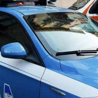 Sassi contro pullman dei tifosi di Pistoia, autista ucciso dopo match di basket a Rieti