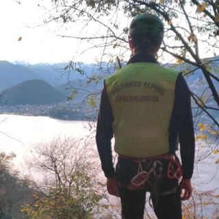 Due escursionisti in difficoltà sul sentiero ai Pizzoni di Laveno: interviene il soccorso alpino Due escursionisti in difficoltà sul sentiero ai Pizzoni di Laveno: interviene il soccorso alpino