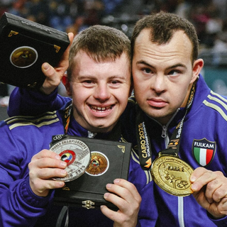 Allesina (a destra) e Buwalda. Foto dalla pagina Facebook "Fijlkam Federazione Italiana Judo Lotta Karate Arti Marziali"