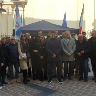 FdI in piazza per i tre anni del governo. Ma a Busto (e in Regione) è tempo di chiarimenti con gli alleati