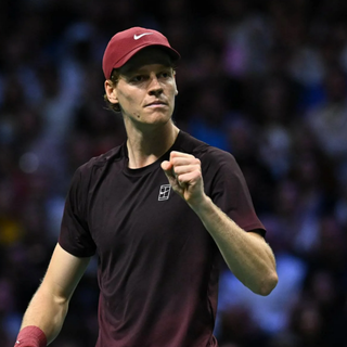 Sinner trionfa a Parigi e torna numero 1 del mondo